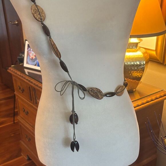 Shell Belt with Brown and Black Accents (Large?) - Picture 1 of 3